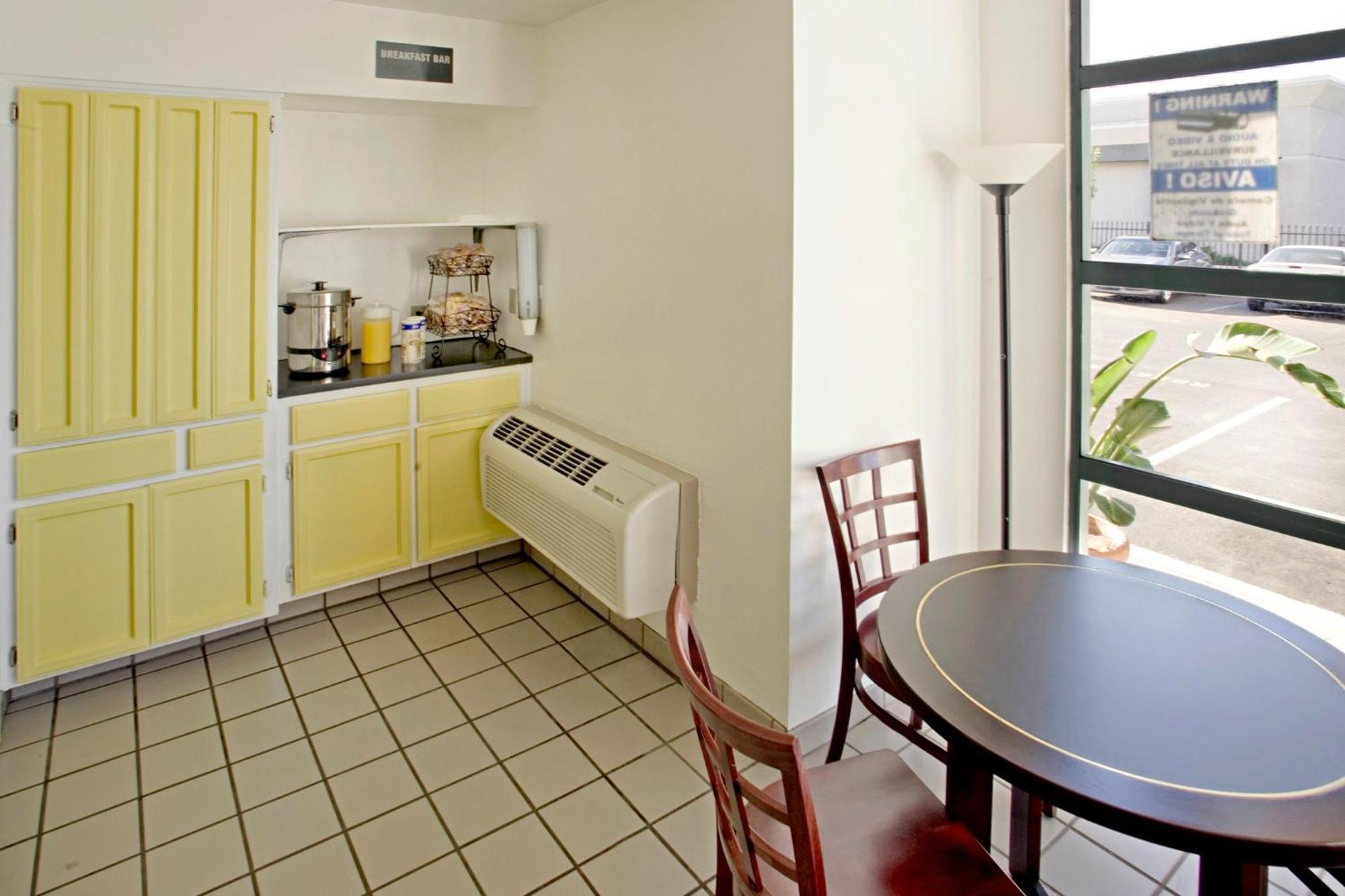 Budget Inn And Suites Stockton Yosemite Exteriér fotografie